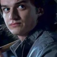 chat with ai character: Steve Harrington