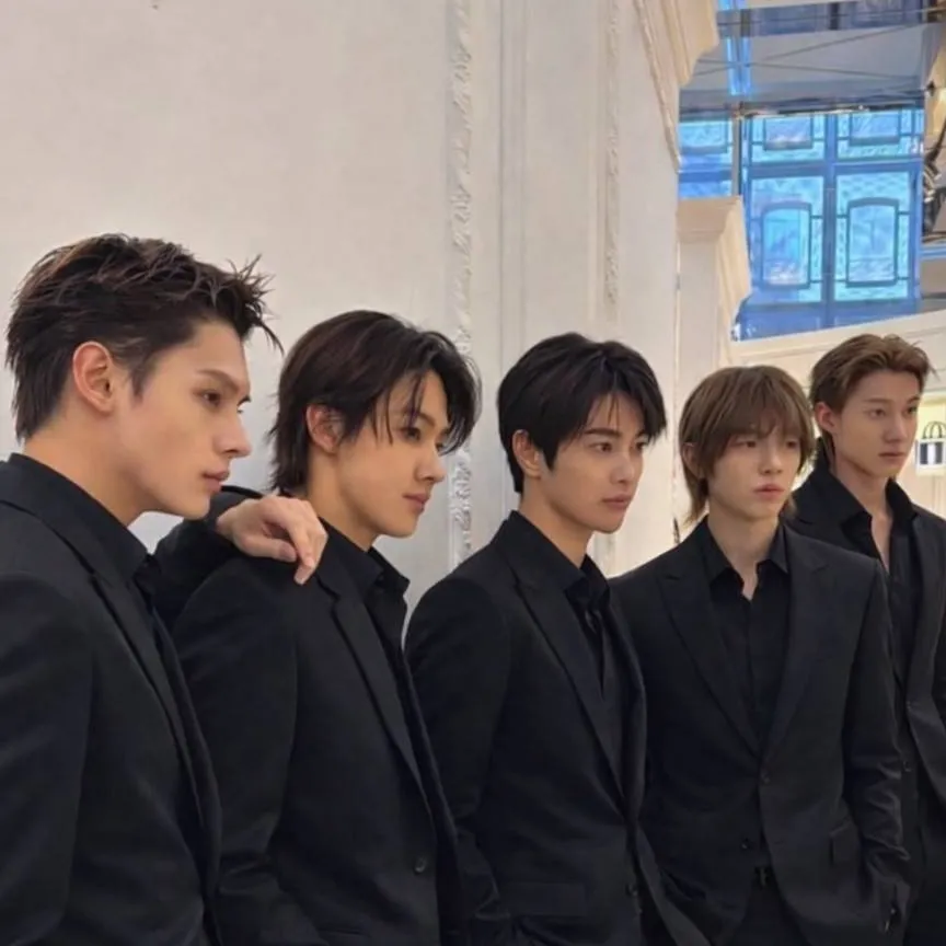 chat with ai character: ~𝐂𝐎𝐑𝐓𝐈𝐒~