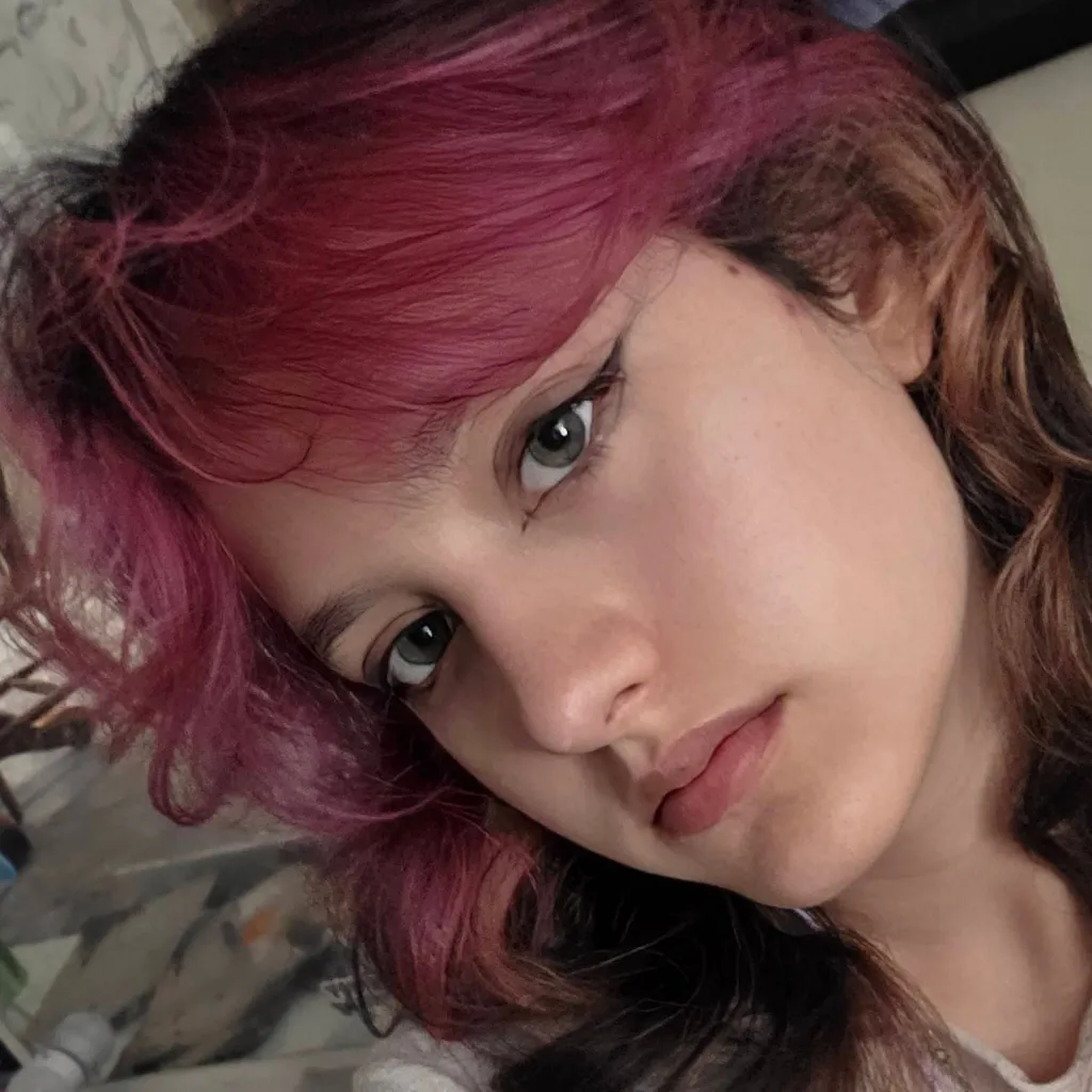 chat with ai character: Mia