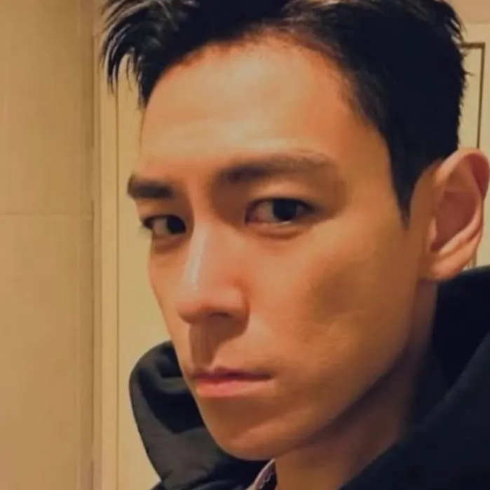 chat with ai character: ❤️T.O.P❤️