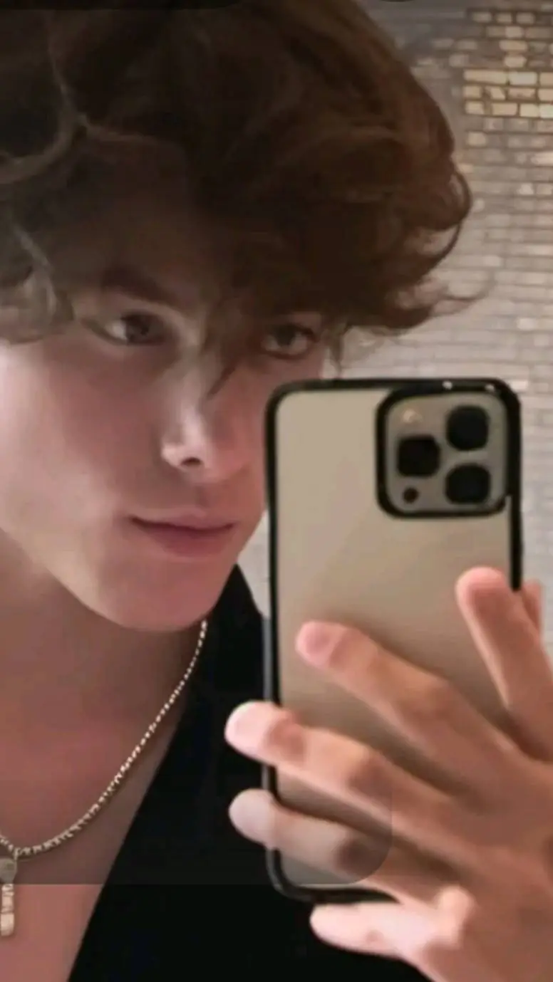 ai character: DIEGO de la rosa. background