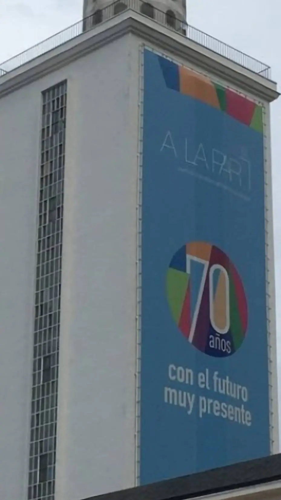 ai character: colegio ala par  background