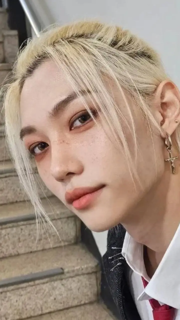 ai character: Felix background