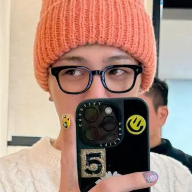 chat with ai character: Gd