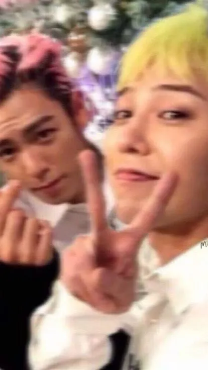 ai character: Top & gd background