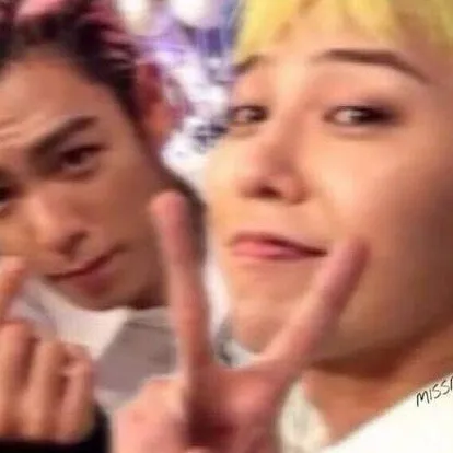 chat with ai character: Top & gd