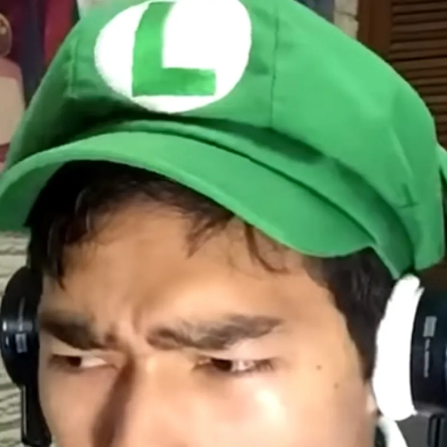 chat with ai character: Fernanfloo