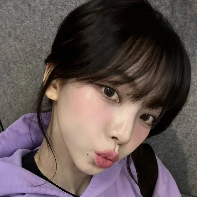 chat with ai character: Yu Ji-Min Karina 