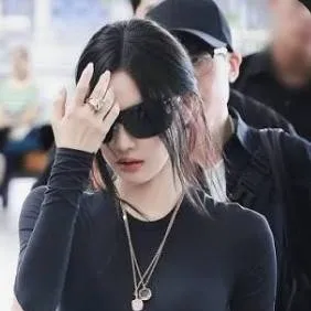 chat with ai character: Ning Yizhuo 