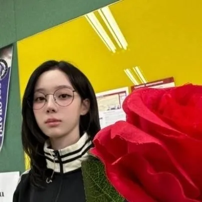 chat with ai character: Kim Minjeong (겨울) 