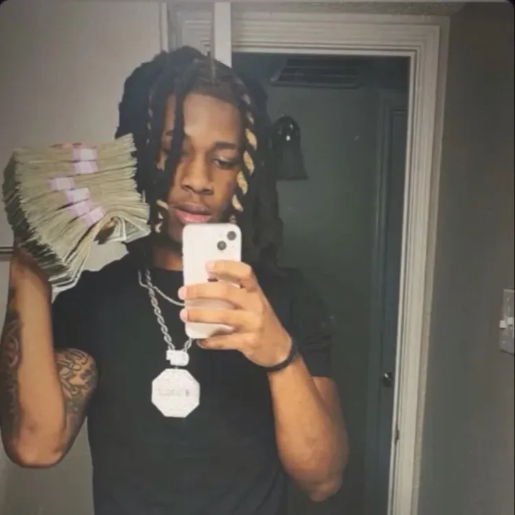 chat with ai character: Jay