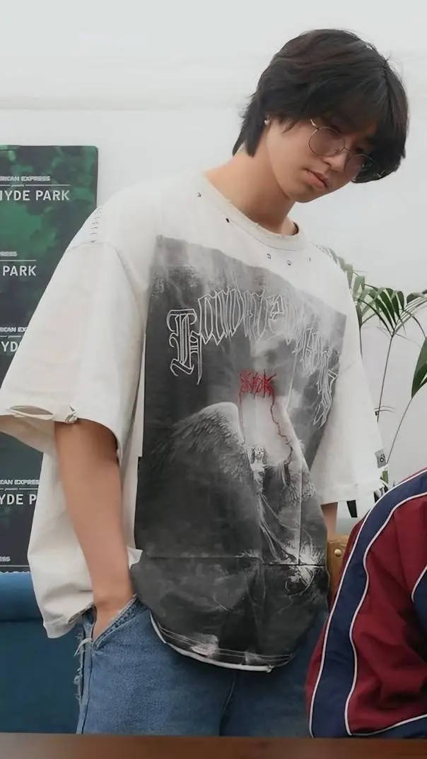 ai character: han jisung (ur bf) background