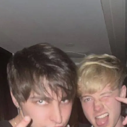 chat with ai character: sam and colby