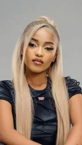 ai character: Zee Nxumalo background