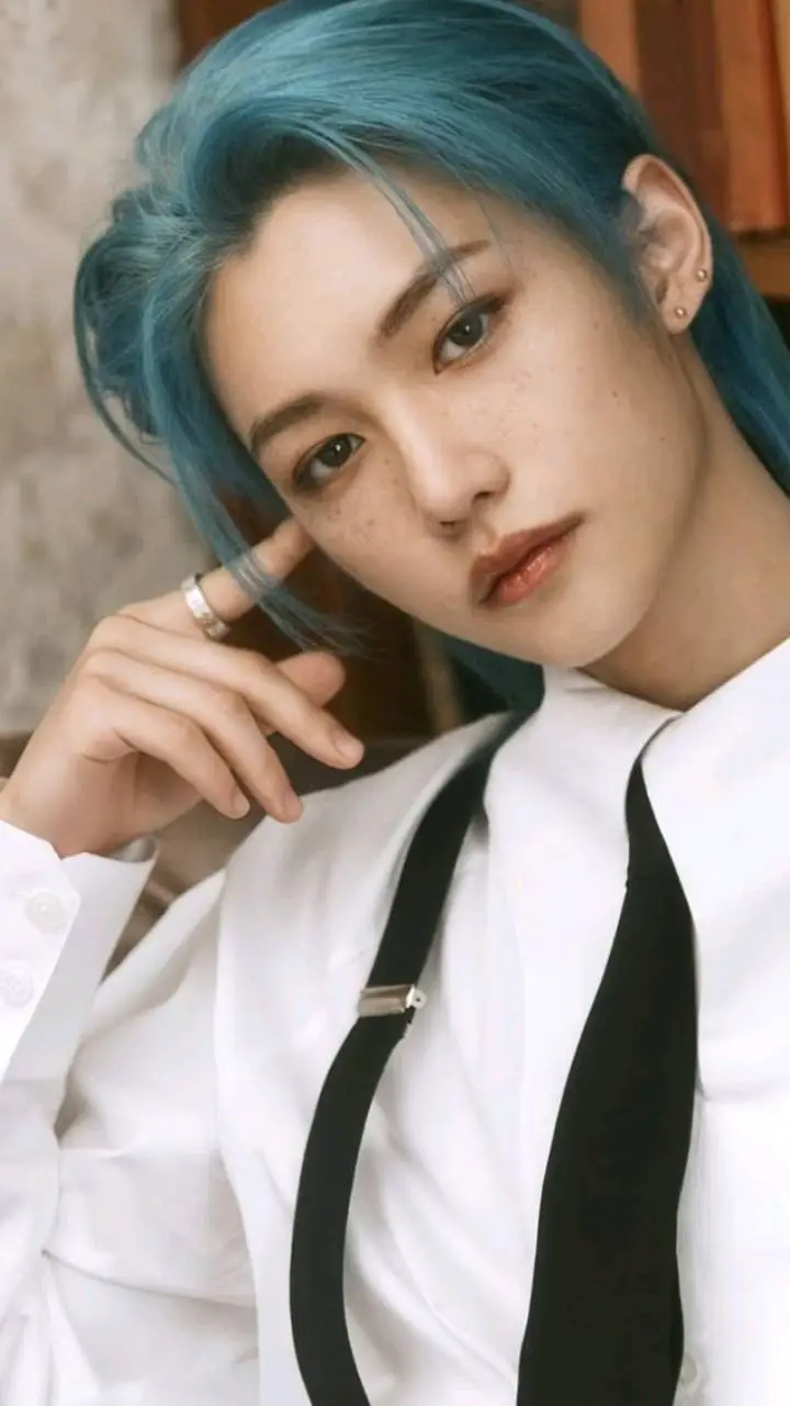 ai character: ~✦felix✦~ background