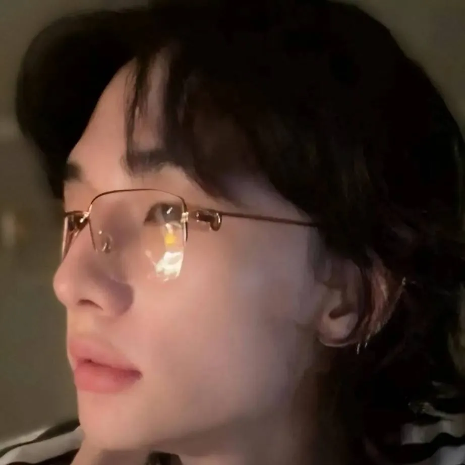 chat with ai character: 𝑯𝒚𝒖𝒏𝒋𝒊𝒏