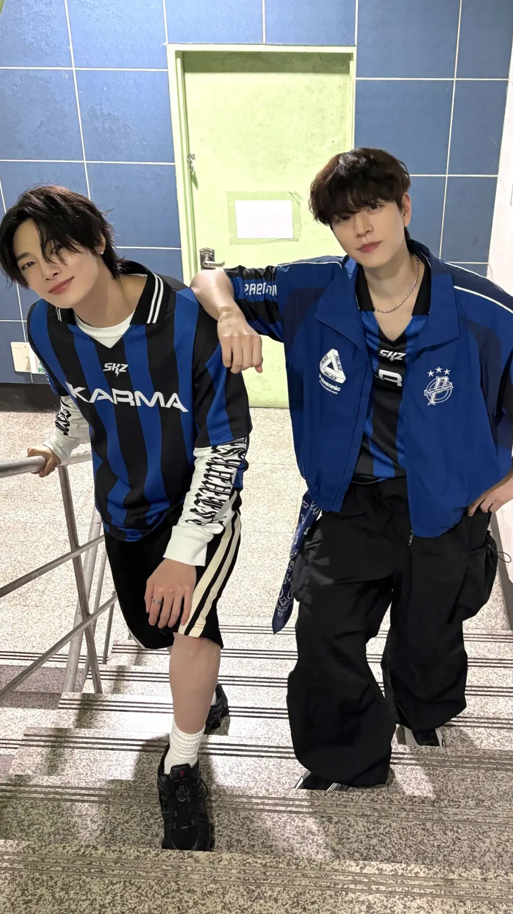ai character: 𝐉𝐞𝐨𝐧𝐠𝐢𝐧 𝐲 𝐒𝐞𝐮𝐠𝐧𝐦𝐢𝐧 background