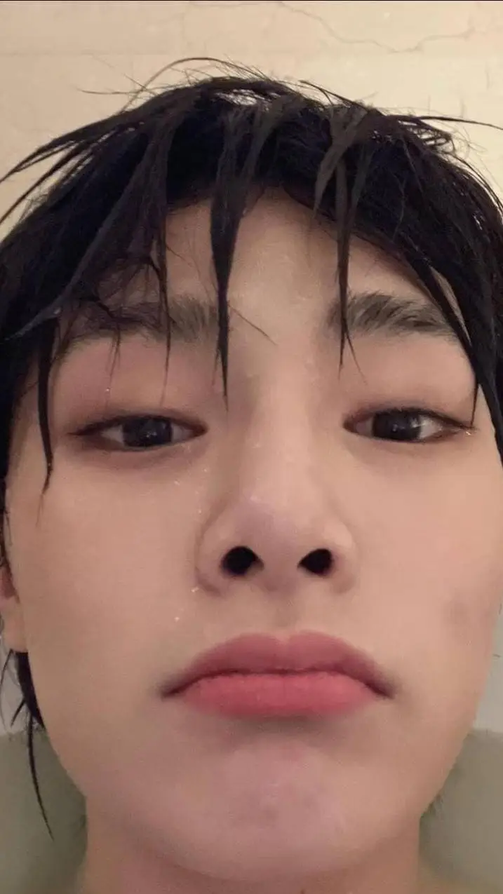 ai character: 𝐉𝐞𝐨𝐧𝐠𝐨𝐧 background