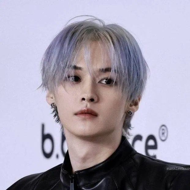 chat with ai character: 𝐋𝐞𝐞 𝐊𝐧𝐨𝐰