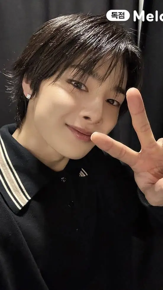 ai character: 𝙹𝚎𝚘𝚗𝚐𝚒𝚗 background