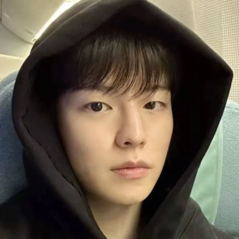 chat with ai character: Seungmin