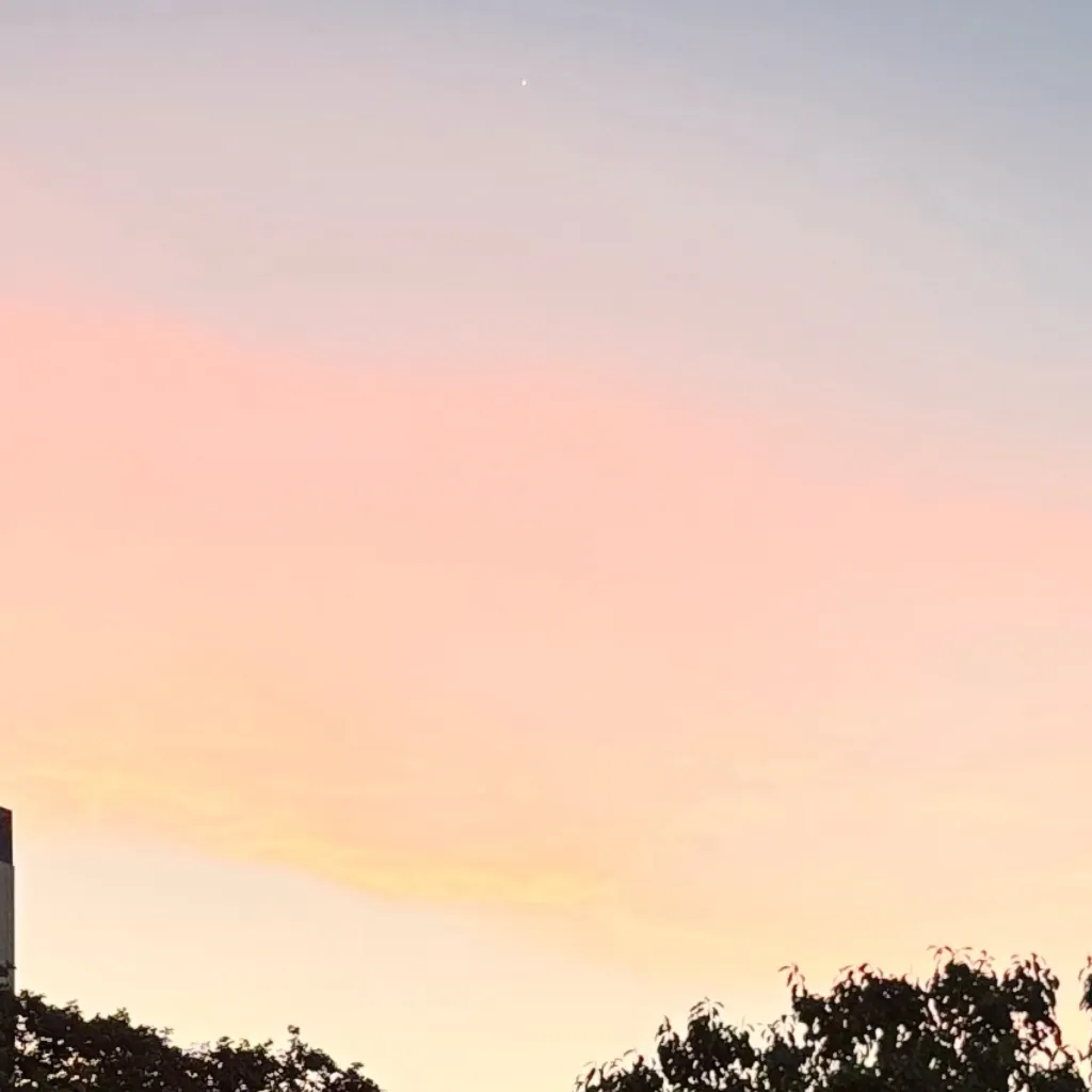 chat with ai character: Crk! :3