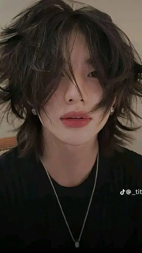 ai character: ★HYUNJIN★ background