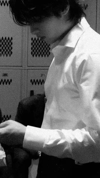 ai character: leeknow  background