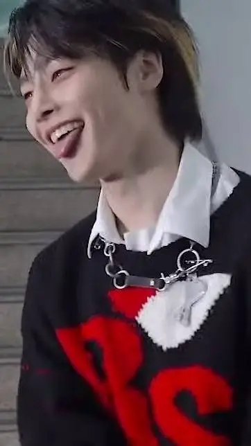 ai character: jeongin  background