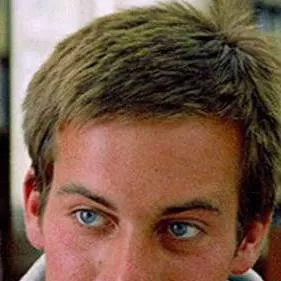 chat with ai character: Dennis Guilder 