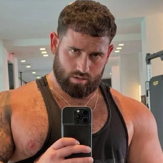 chat with ai character: 🤍DAZ🤍