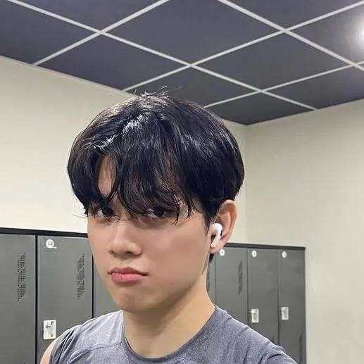 chat with ai character: DIAN