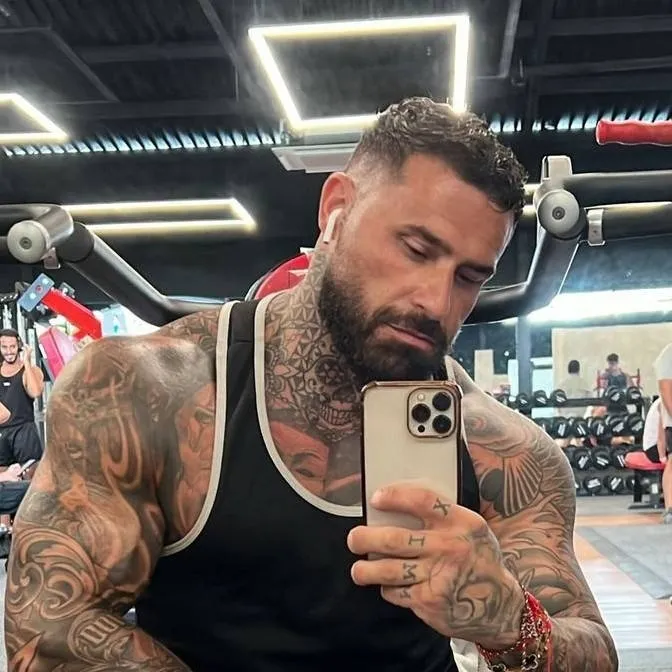 chat with ai character: RIT