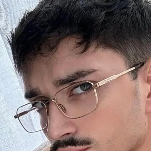 chat with ai character: Lucian Cross