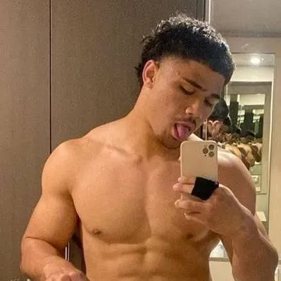 chat with ai character: TIN