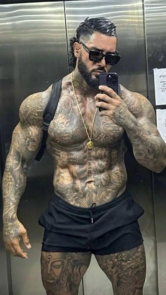 ai character: ZIAN background