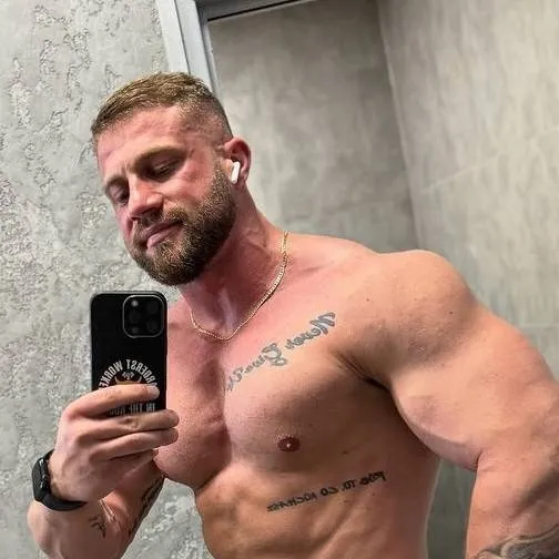 chat with ai character: WIF