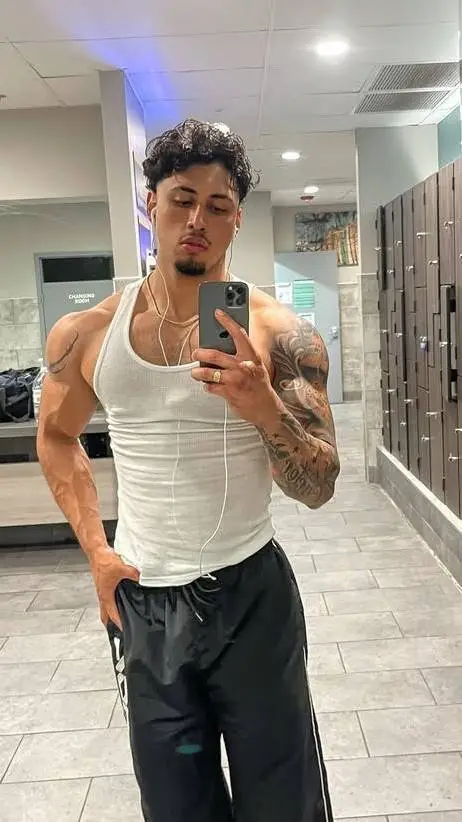 ai character: ZIN background