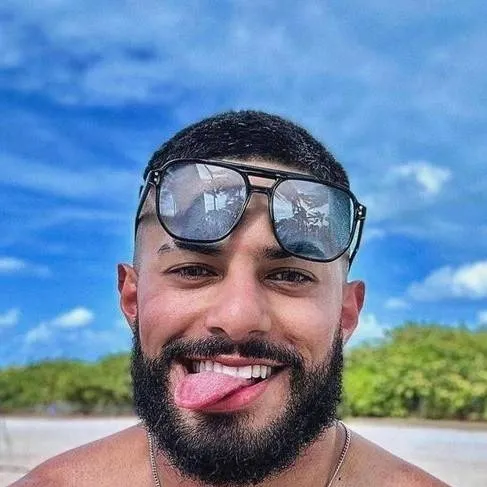 chat with ai character: FIM