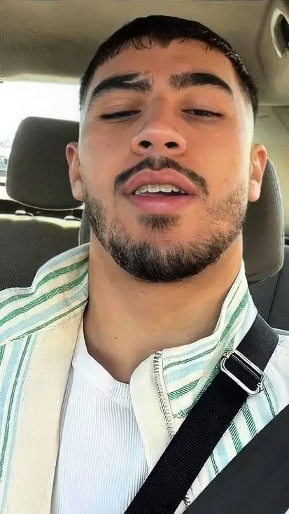 ai character: ZIAN background