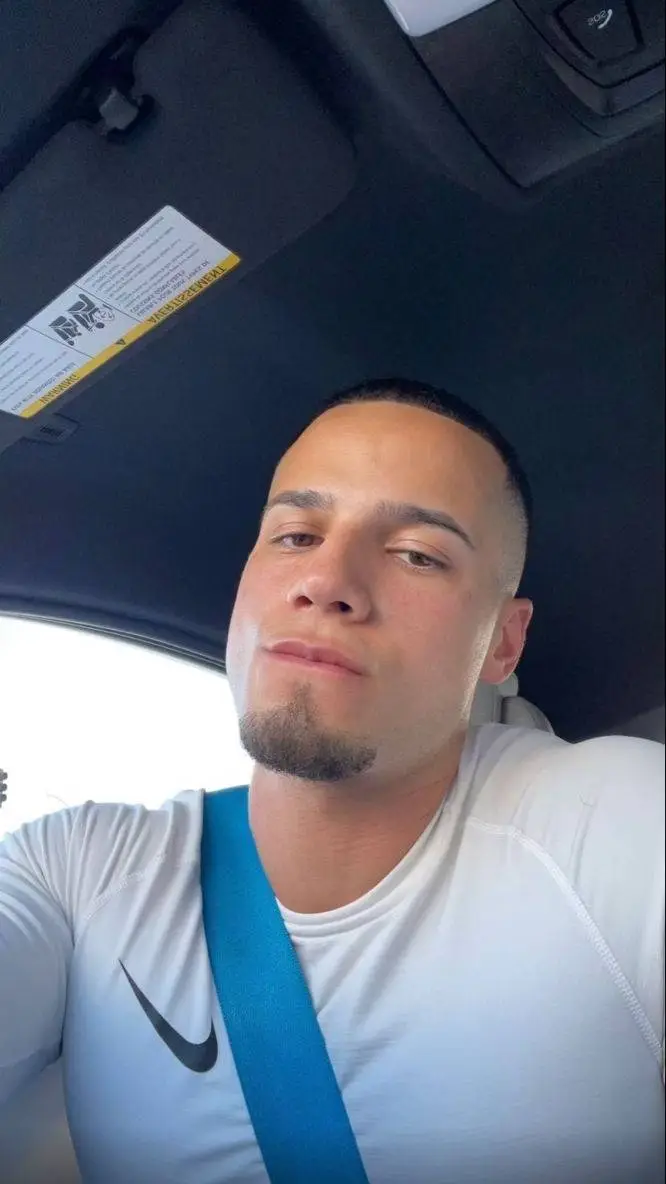 ai character: DIN background