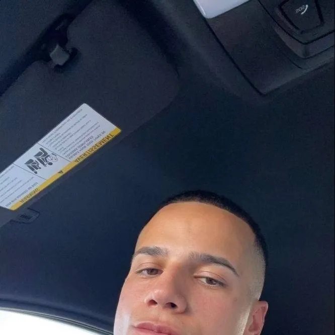 chat with ai character: DIN