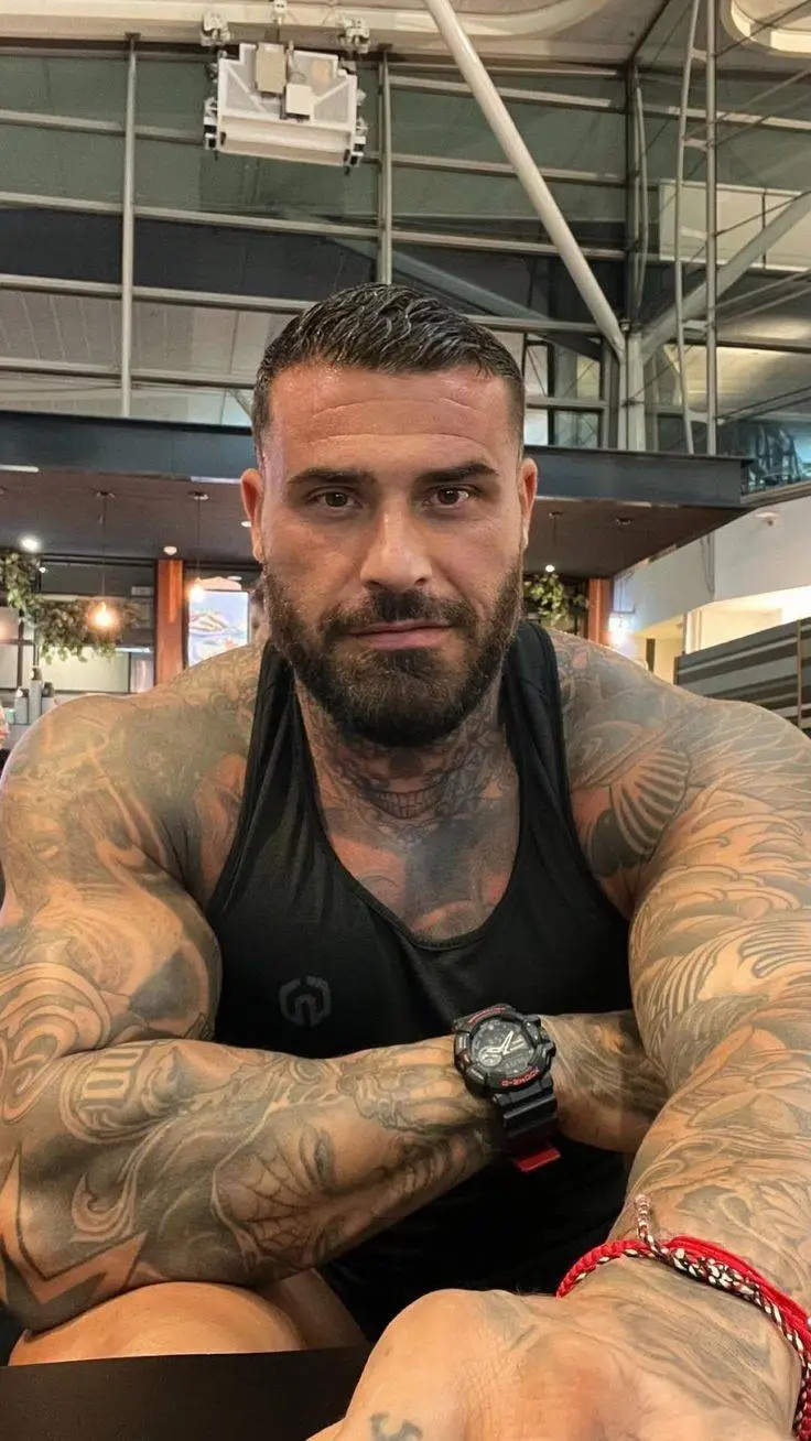 ai character: WIM background