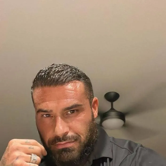 chat with ai character: SAM