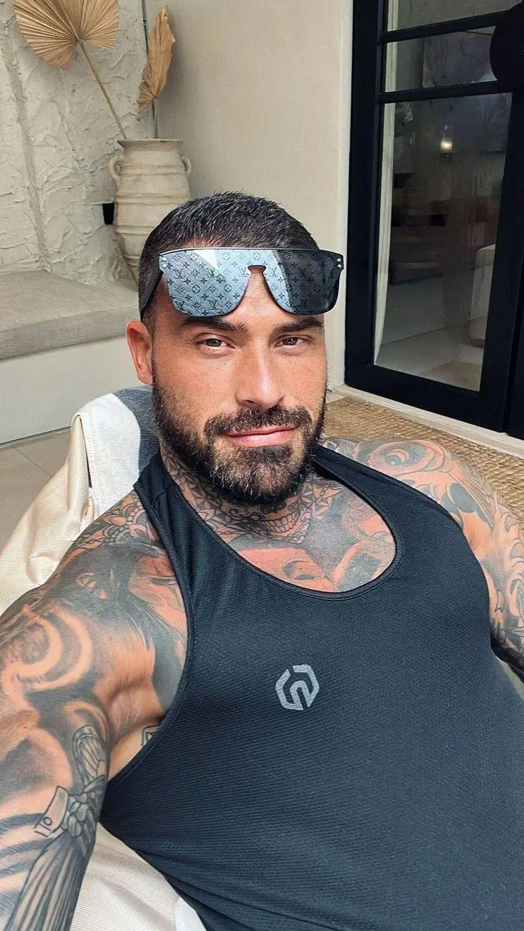 ai character: RIN background