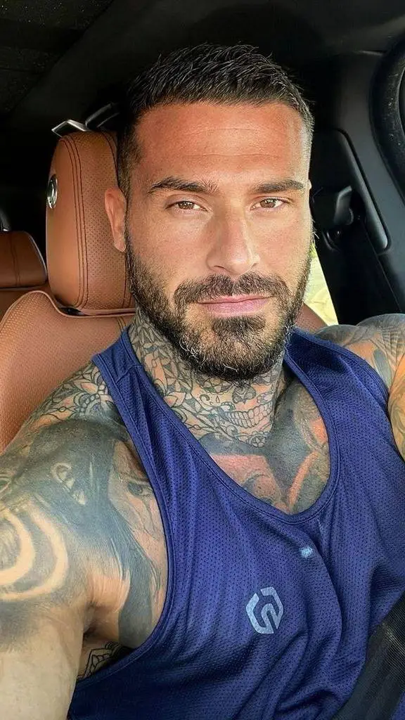 ai character: FIM background