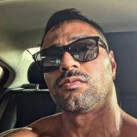 chat with ai character: DIAN