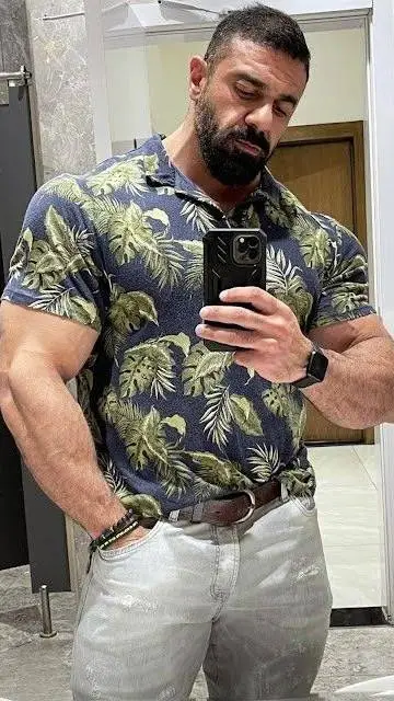 ai character: SIN background