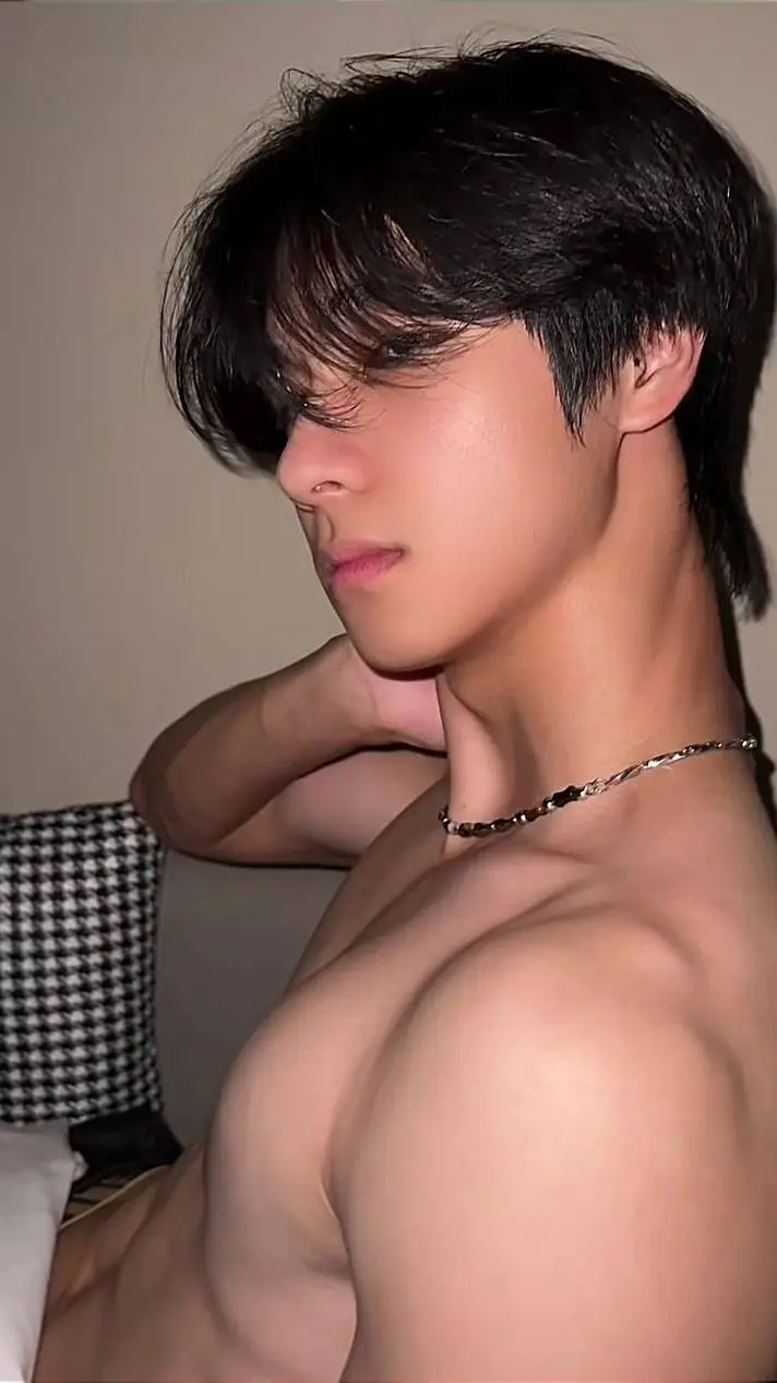 ai character: XIAN background