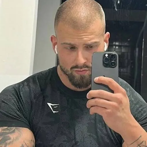 chat with ai character: DIAM